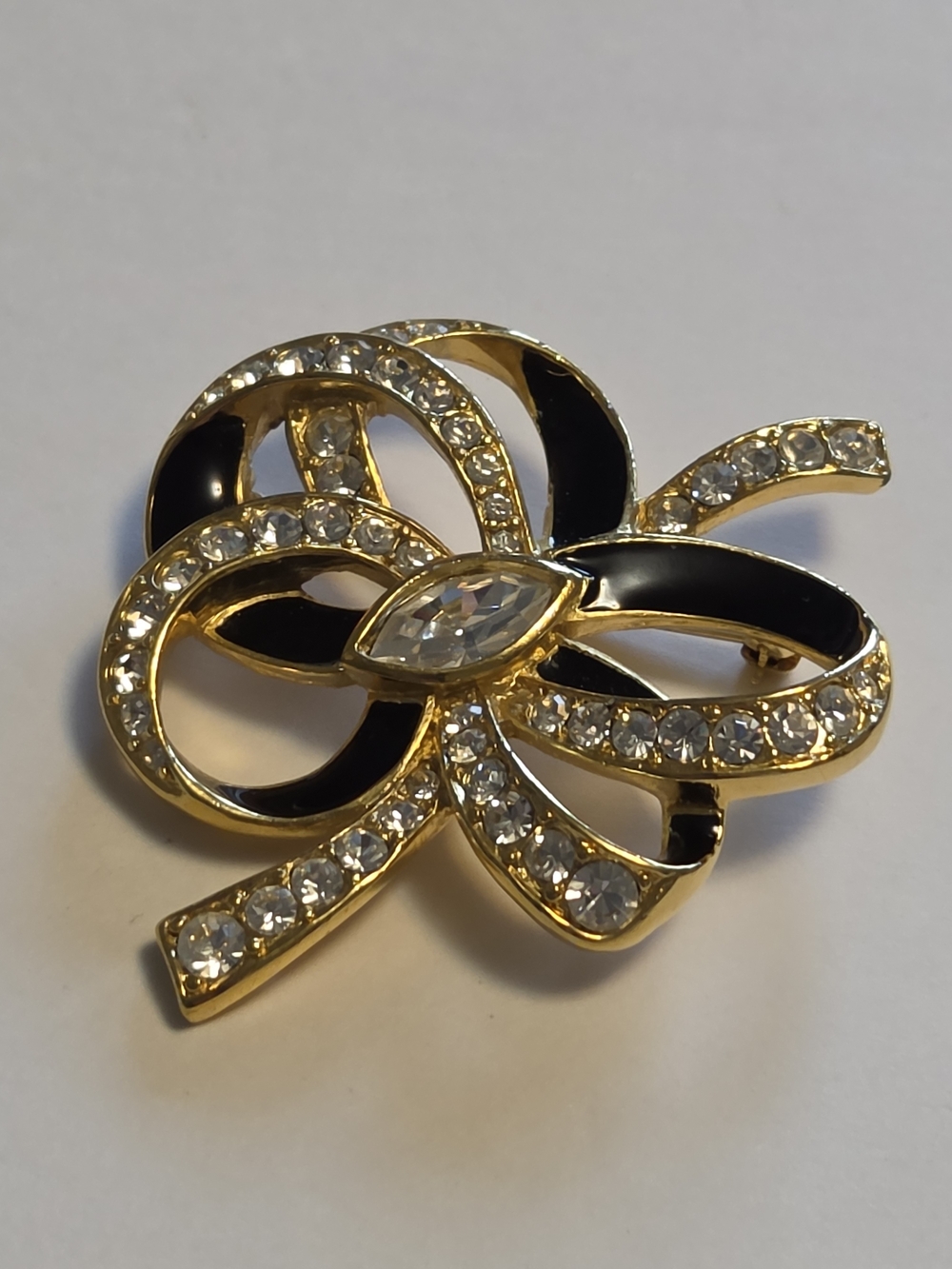 Vtg Trifari TM Gold-Tone Ribbon Bow Brooch with Black Enamel Clear Rhinestones
